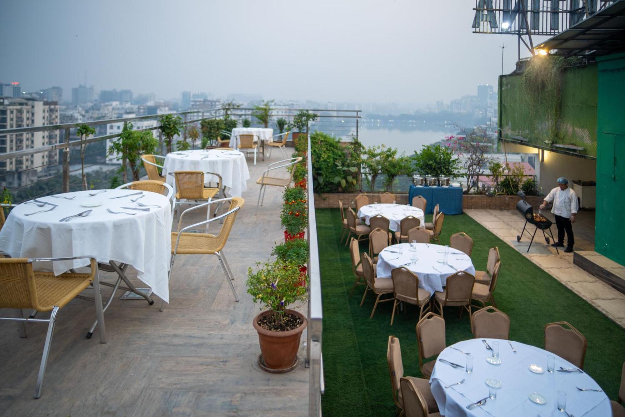 Coventina Lake Suites Dhaka Exterior photo