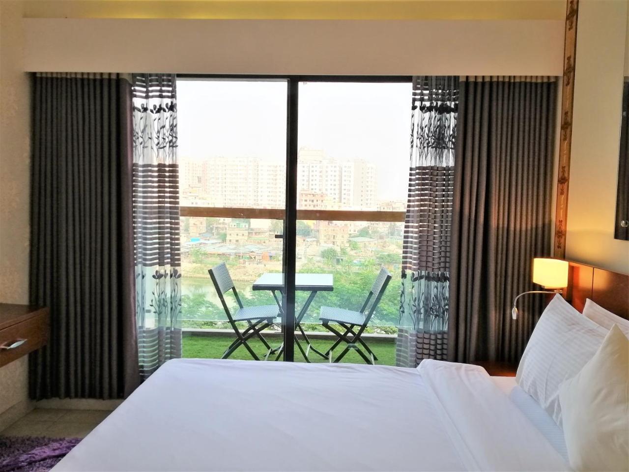 Coventina Lake Suites Dhaka Exterior photo