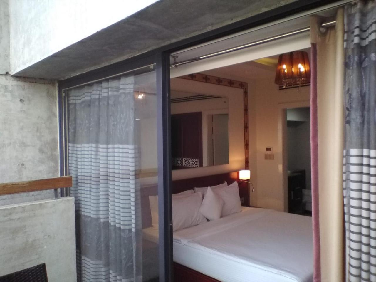 Coventina Lake Suites Dhaka Exterior photo