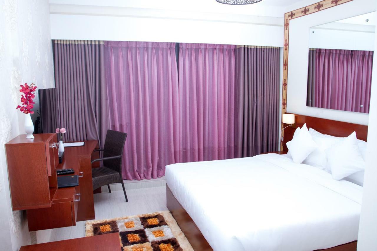 Coventina Lake Suites Dhaka Exterior photo