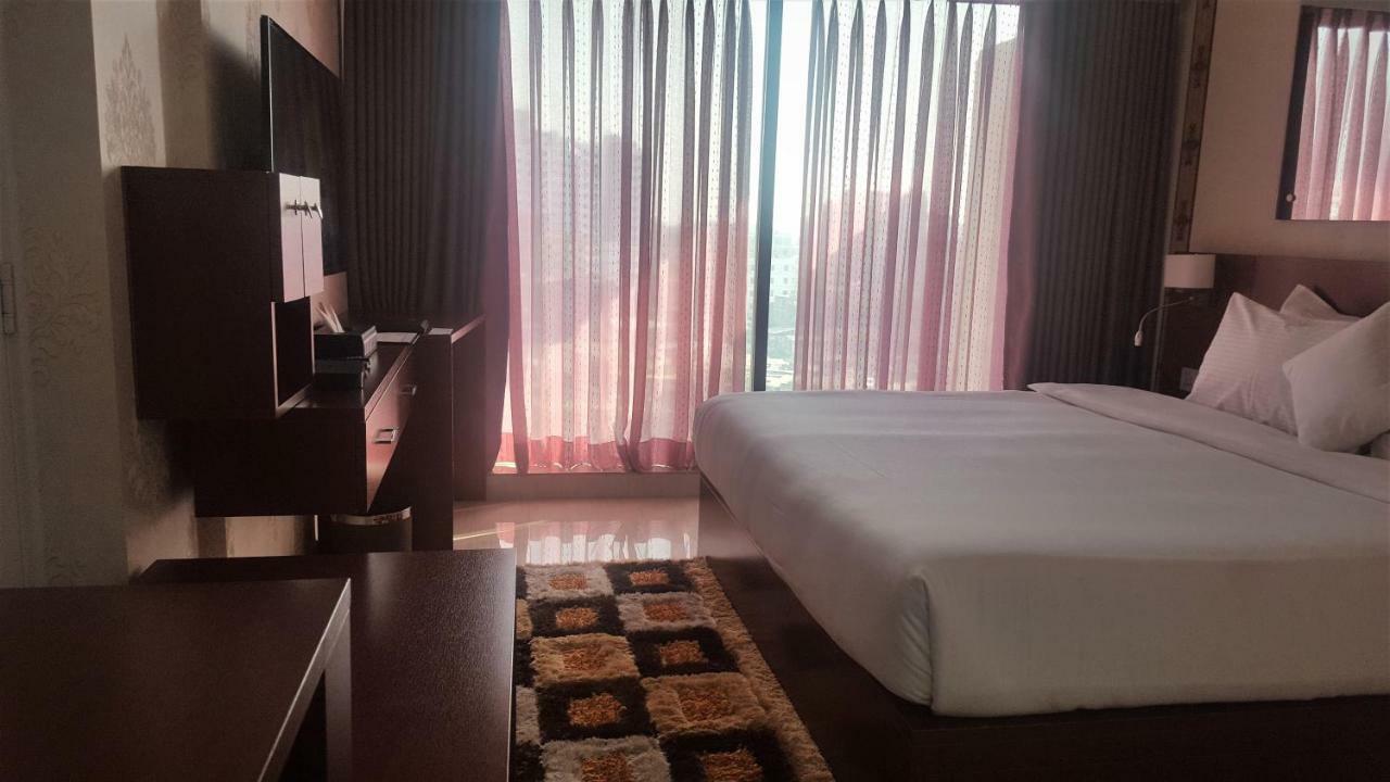 Coventina Lake Suites Dhaka Exterior photo