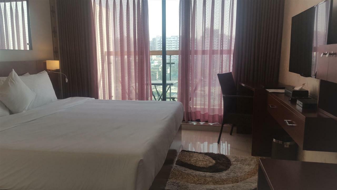 Coventina Lake Suites Dhaka Exterior photo