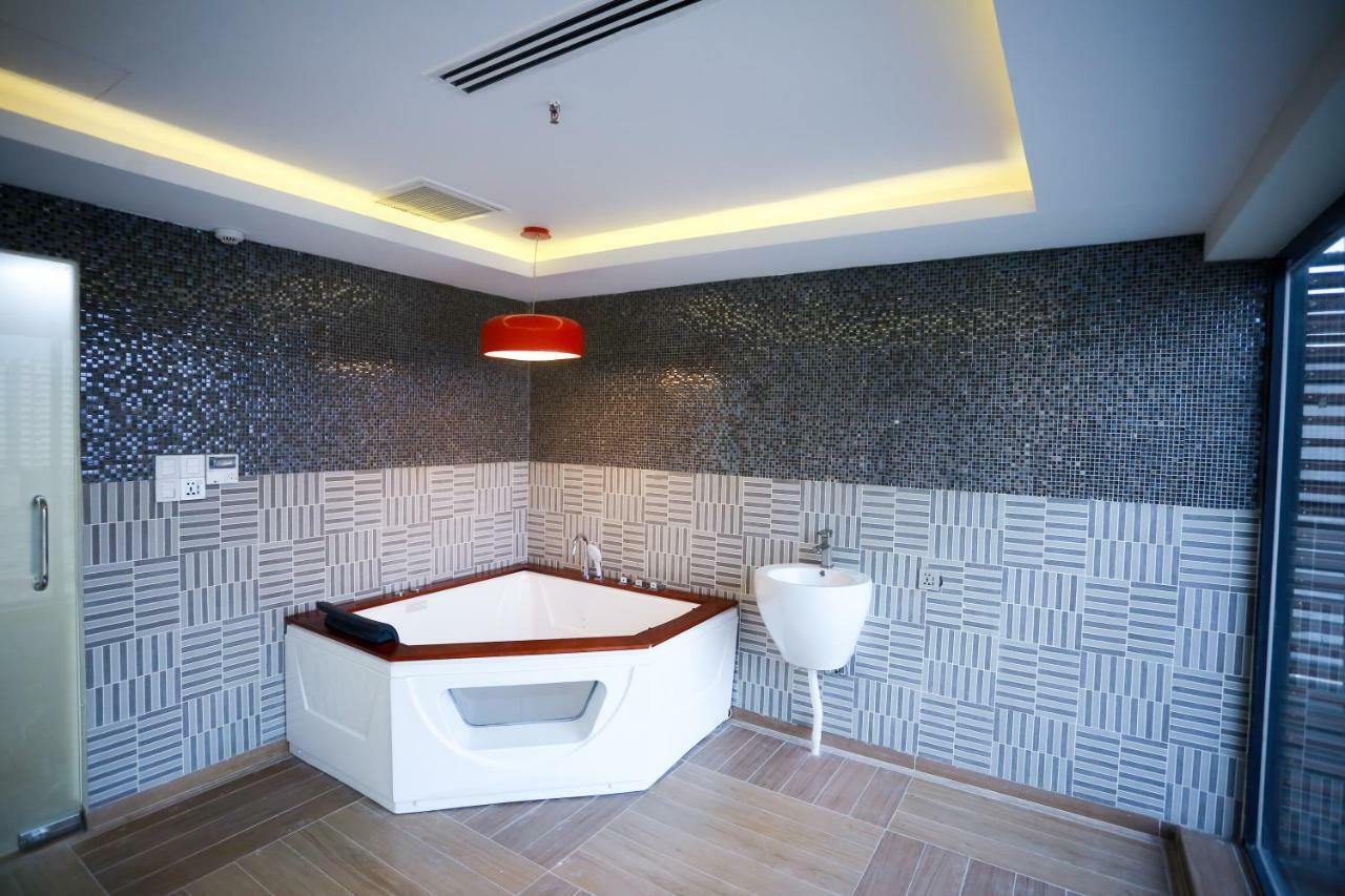 Coventina Lake Suites Dhaka Exterior photo
